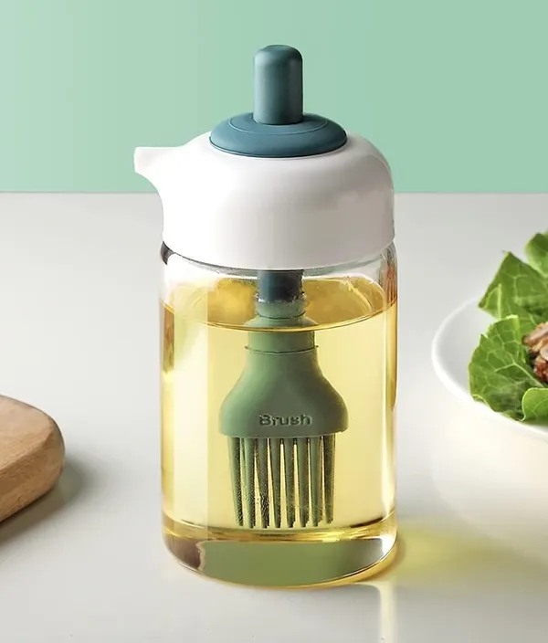 Transparent_And_White_Silicone_Brush_Cap_Oil_Dispenser_Bottle