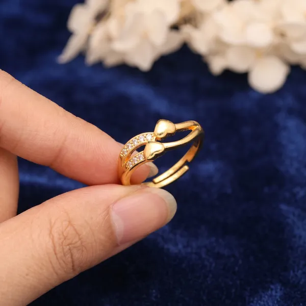 Classic_Gold_Plated_Women_Ring_For_Girls_And_Womens