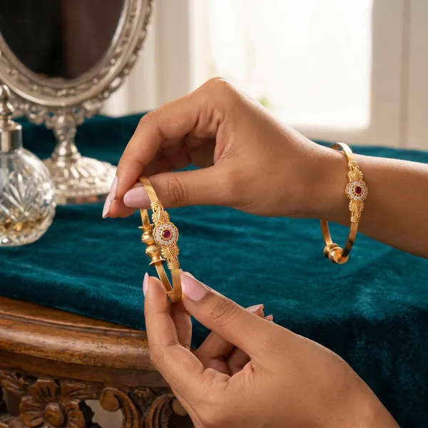 Pack_of_6_Premium_Gold_Plated_Bracelet_Bangles_for_Women
