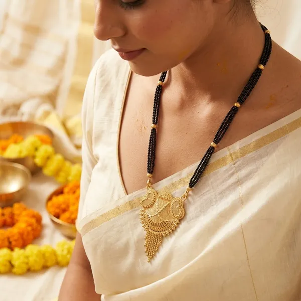 Traditional_Gold-Tone_Black_Beaded_Mangalsutra
