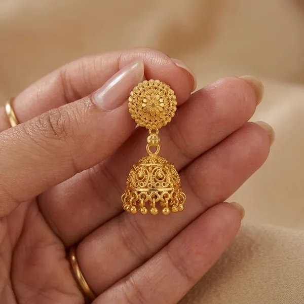 Traditional_Pair_Of_Gold_Jhumka_Earrings_for_Women
