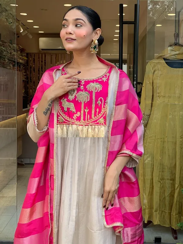 Off_White_And_Pink_Pure_Cotton_Kurta_Set_For_Women