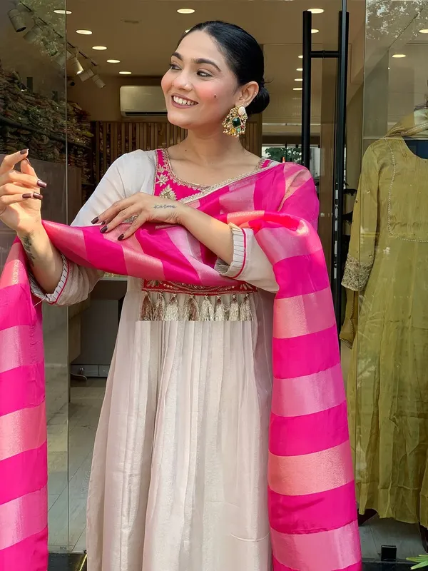 Off_White_And_Pink_Pure_Cotton_Kurta_Set_For_Women