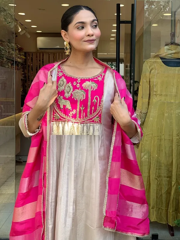 Off_White_And_Pink_Pure_Cotton_Kurta_Set_For_Women