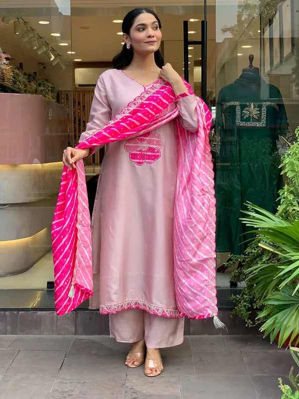 Pink_Silk_Blend_Kurta_Set_For_Women