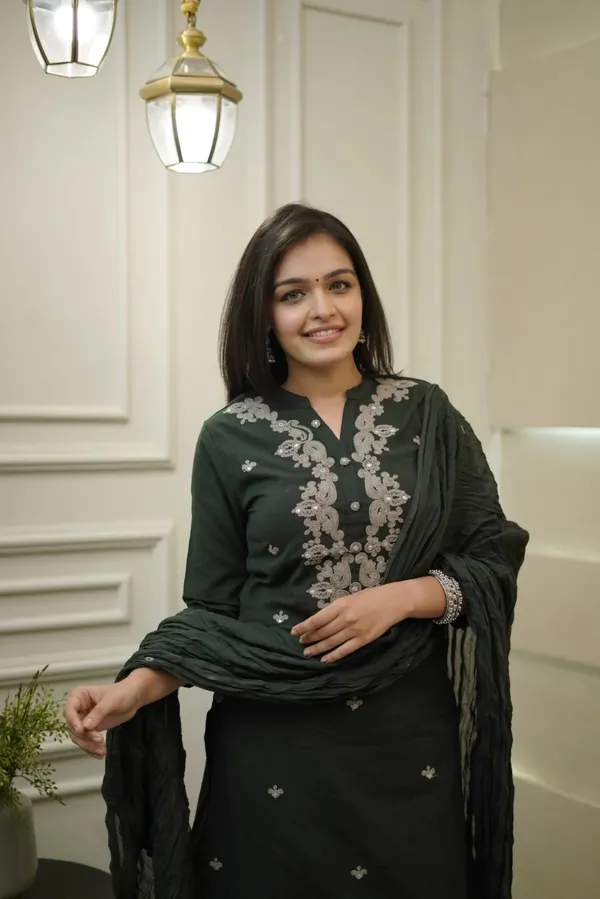 Olive_Cotton_Silk_Kurta_Set_For_Women