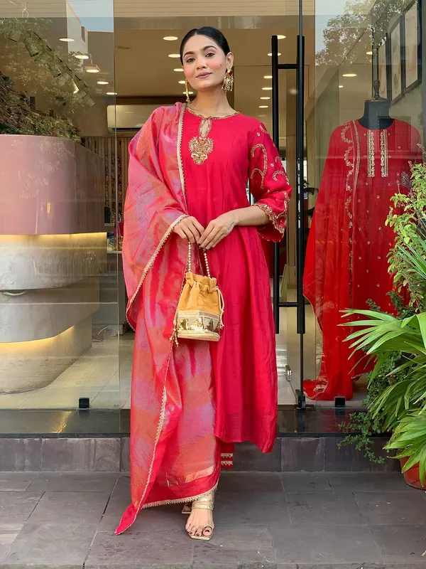 Rani_Pink_Silk_Blend_Kurta_Set_For_Women