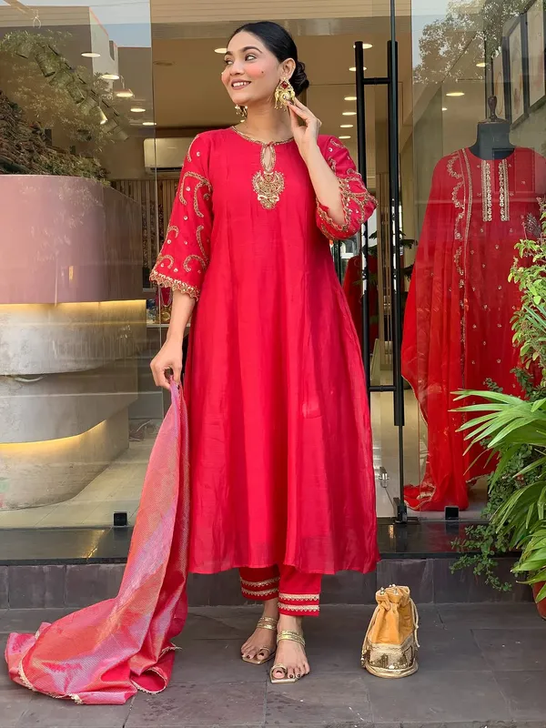 Rani_Pink_Silk_Blend_Kurta_Set_For_Women