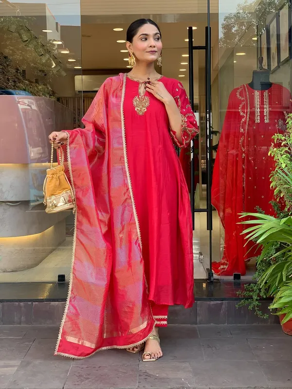 Rani_Pink_Silk_Blend_Kurta_Set_For_Women