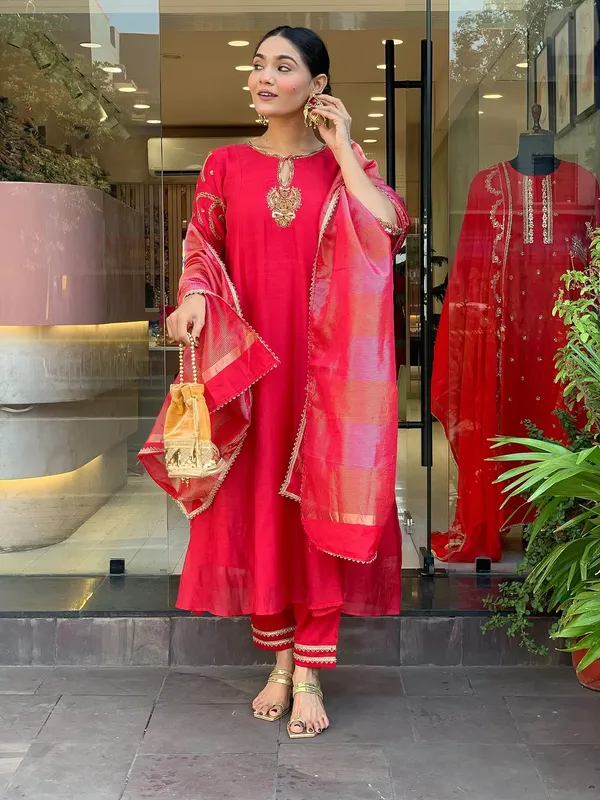 Rani_Pink_Silk_Blend_Kurta_Set_For_Women