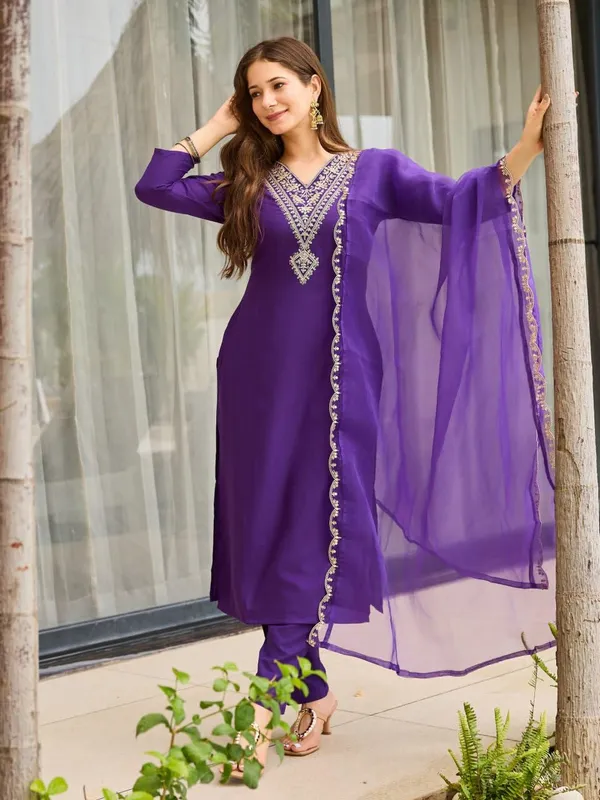 Arma_Fashion_Women_Rayon_Slub_3/4_Sleeve_V_Neck_Embroidered_Kurta_Pant_And_Organza_Dupatta_Navratri_Diwali_Deepawali_Festival_Gifting_Traditional_Ethnic_Wear