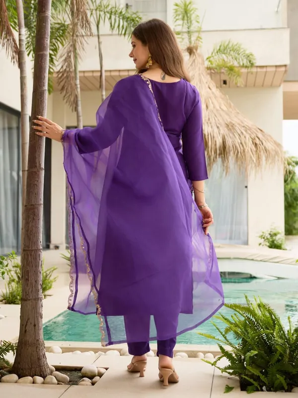 Arma_Fashion_Women_Rayon_Slub_3/4_Sleeve_V_Neck_Embroidered_Kurta_Pant_And_Organza_Dupatta_Navratri_Diwali_Deepawali_Festival_Gifting_Traditional_Ethnic_Wear