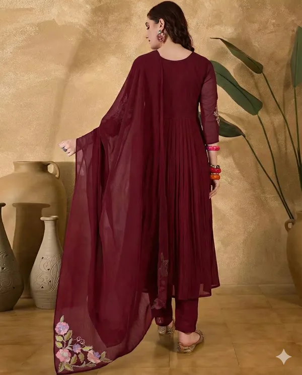 Maroon_Silk_Blend_Kurta_Set_For_Women