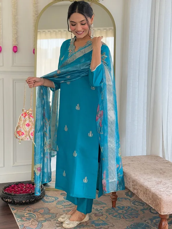 Sky_Blue_Silk_Blend_Kurta_Set_For_Women