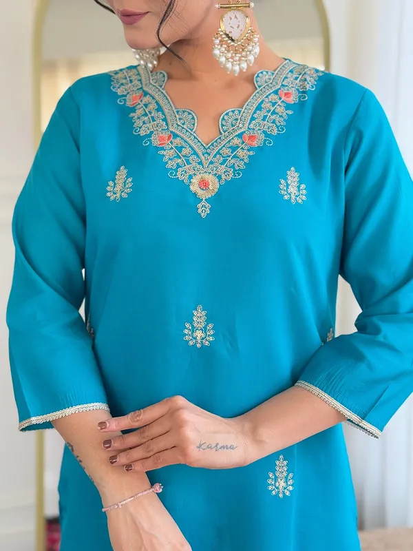 Sky_Blue_Silk_Blend_Kurta_Set_For_Women