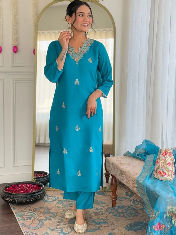 Sky_Blue_Silk_Blend_Kurta_Set_For_Women