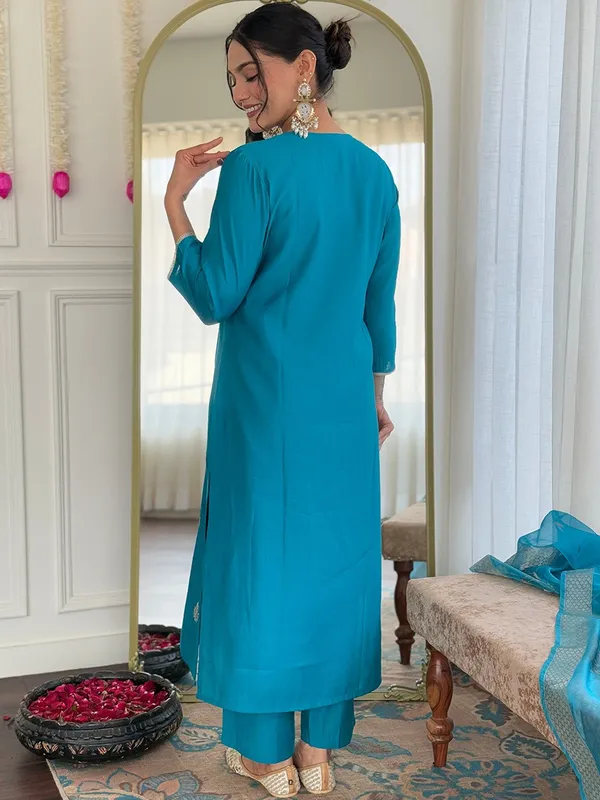 Sky_Blue_Silk_Blend_Kurta_Set_For_Women