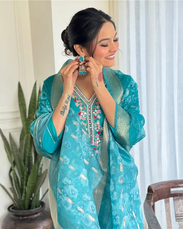 Sky_Blue_Pure_Cotton_Kurta_Set_For_Women