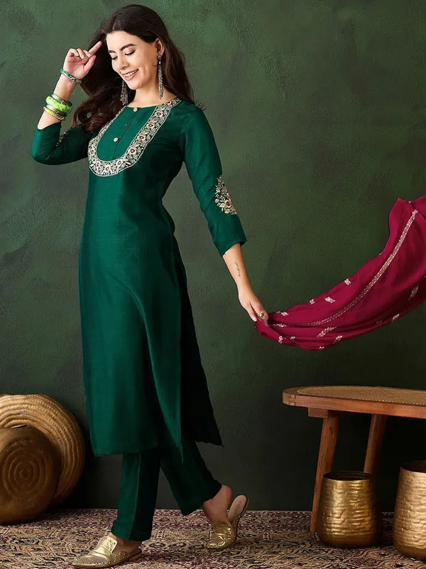 Green_And_Maroon_Silk_Blend_Kurta_Set_For_Women