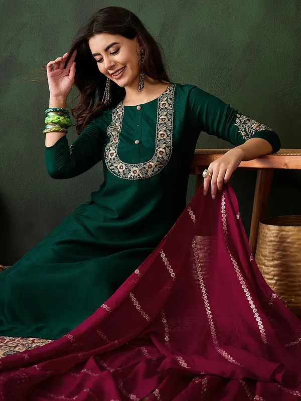 Green_And_Maroon_Silk_Blend_Kurta_Set_For_Women