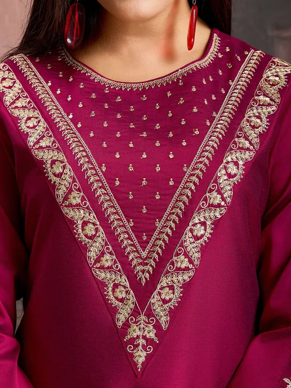 Rani_Pink_Silk_Blend_Kurta_Set_For_Women