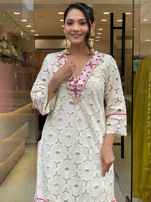 White_And_Pink_Cotton_Kurta_Set_For_Women