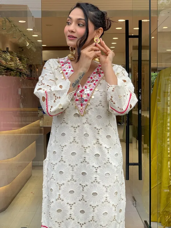White_And_Pink_Cotton_Kurta_Set_For_Women