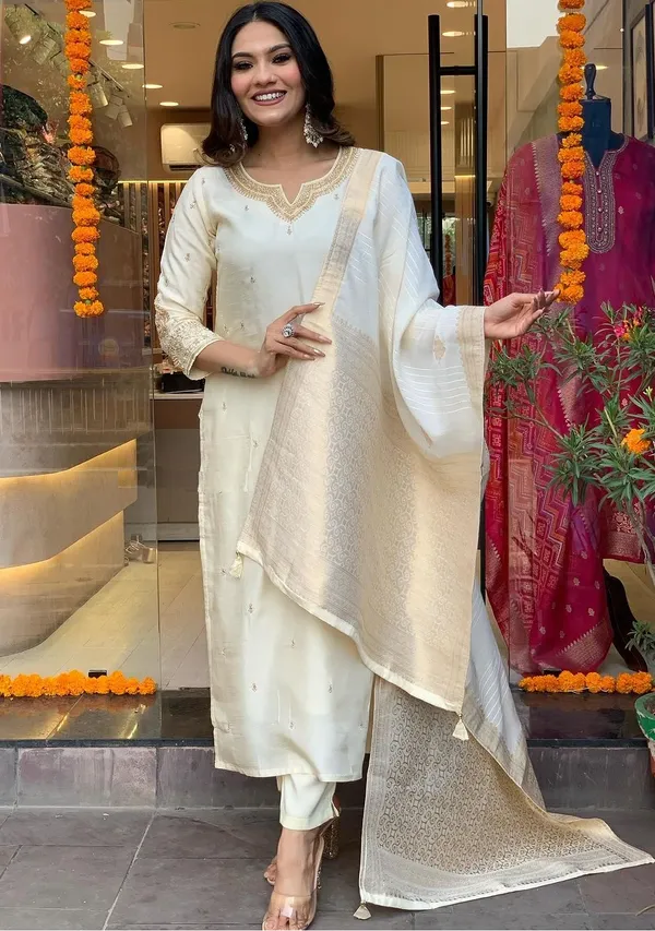 Cream_Pure_Cotton_Kurta_Set_For_Women