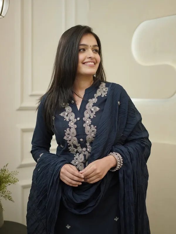 Navy_Blue_Cotton_Silk_Kurta_Set_For_Women