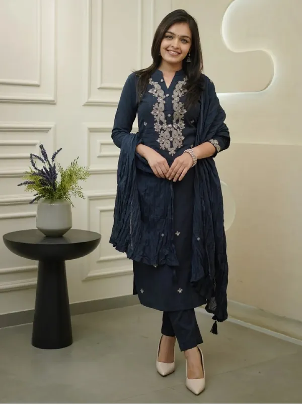 Navy_Blue_Cotton_Silk_Kurta_Set_For_Women