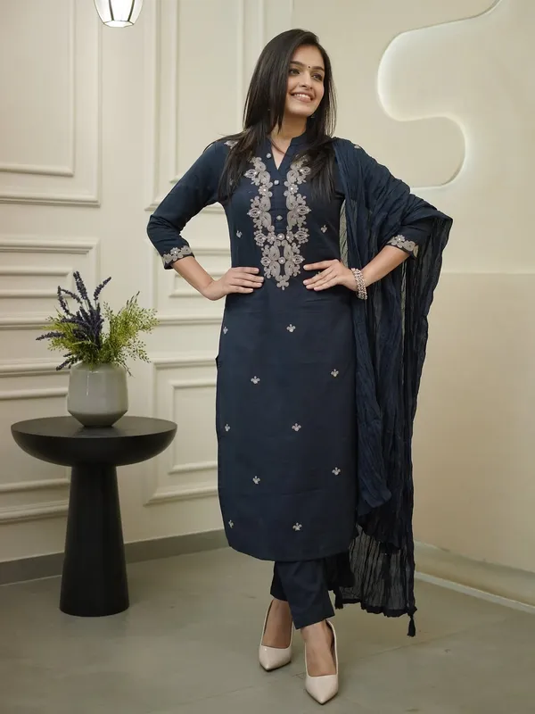 Navy_Blue_Cotton_Silk_Kurta_Set_For_Women