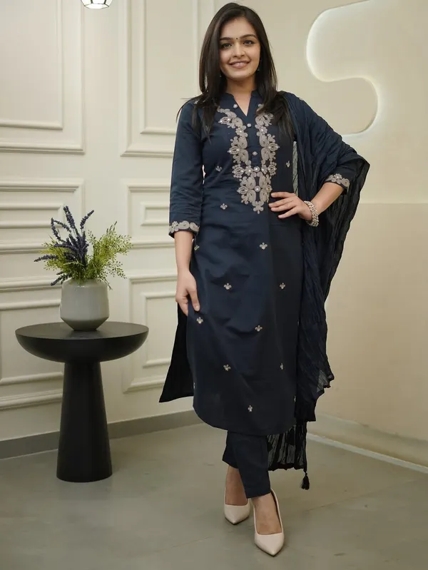 Navy_Blue_Cotton_Silk_Kurta_Set_For_Women