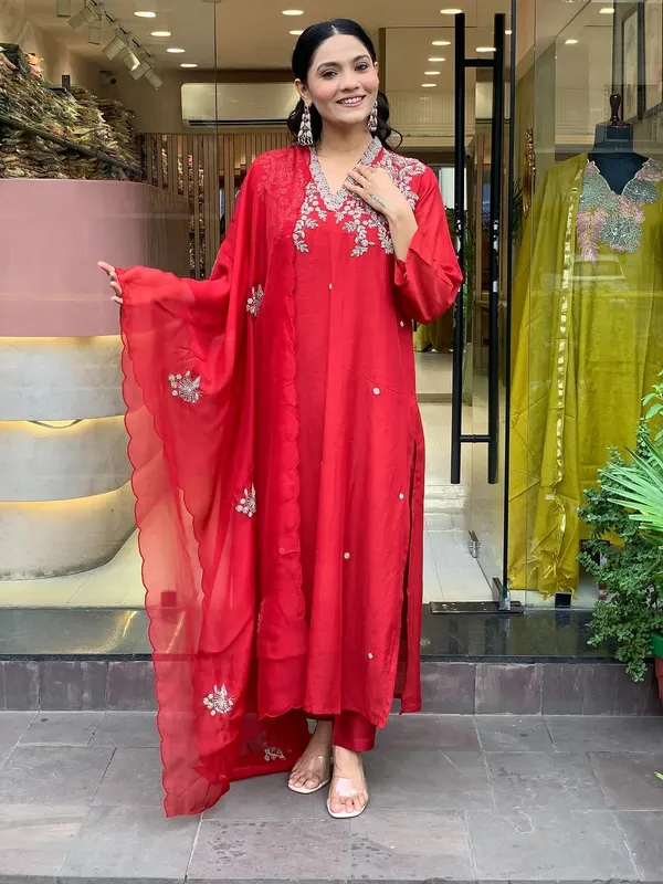 Red_Silk_Blend_Kurta_Set_For_Women