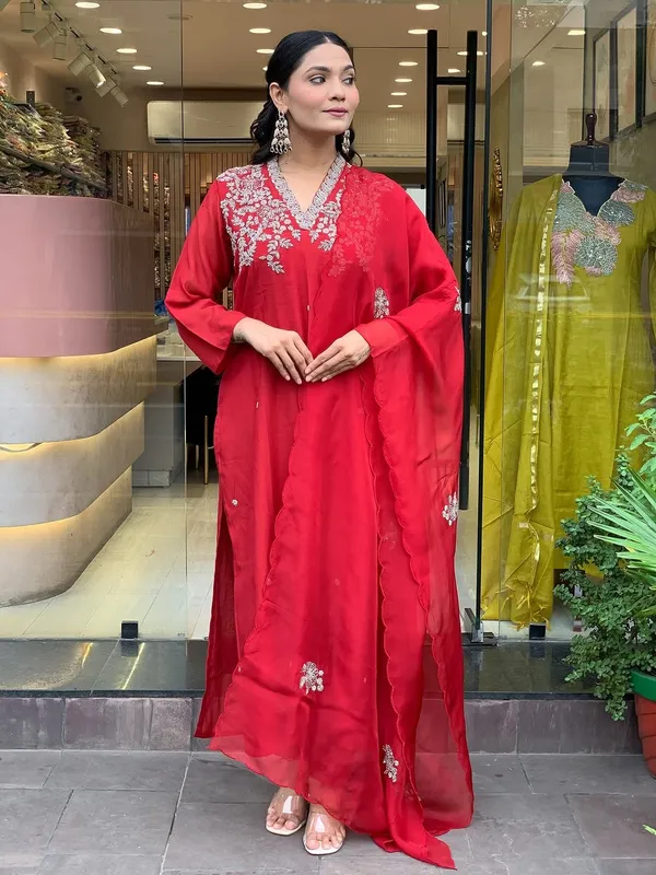 Red_Silk_Blend_Kurta_Set_For_Women