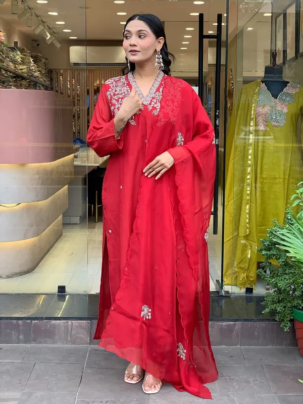 Red_Silk_Blend_Kurta_Set_For_Women