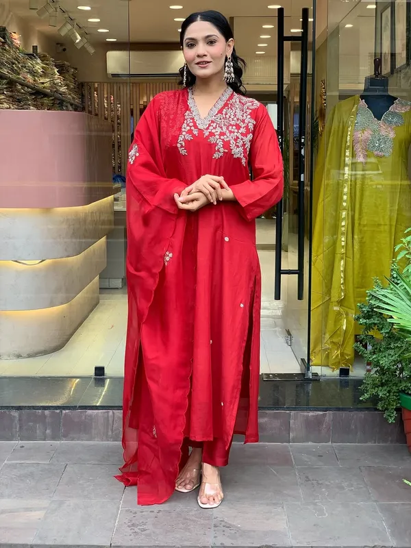 Red_Silk_Blend_Kurta_Set_For_Women