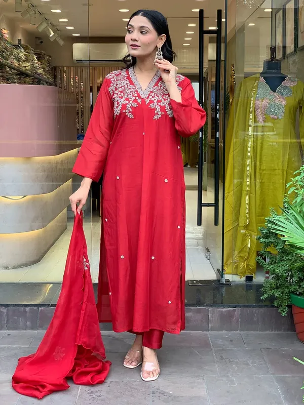 Red_Silk_Blend_Kurta_Set_For_Women