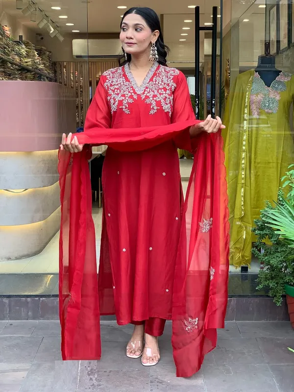 Red_Silk_Blend_Kurta_Set_For_Women