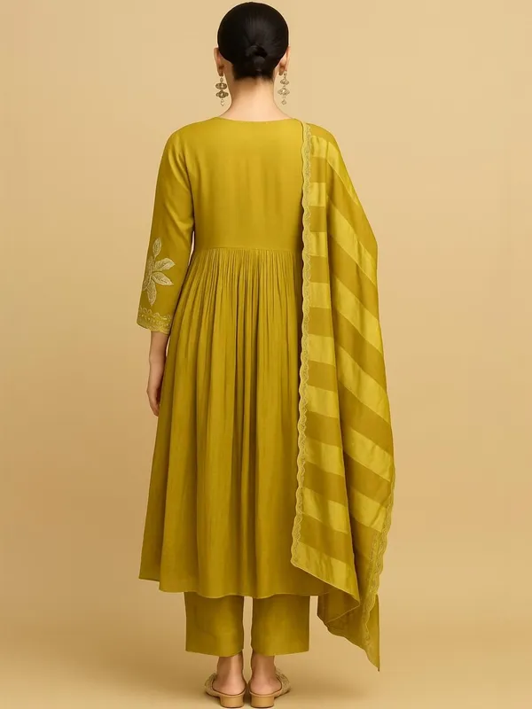 Mustard_Yellow_Silk_Blend_Kurta_Set_For_Women