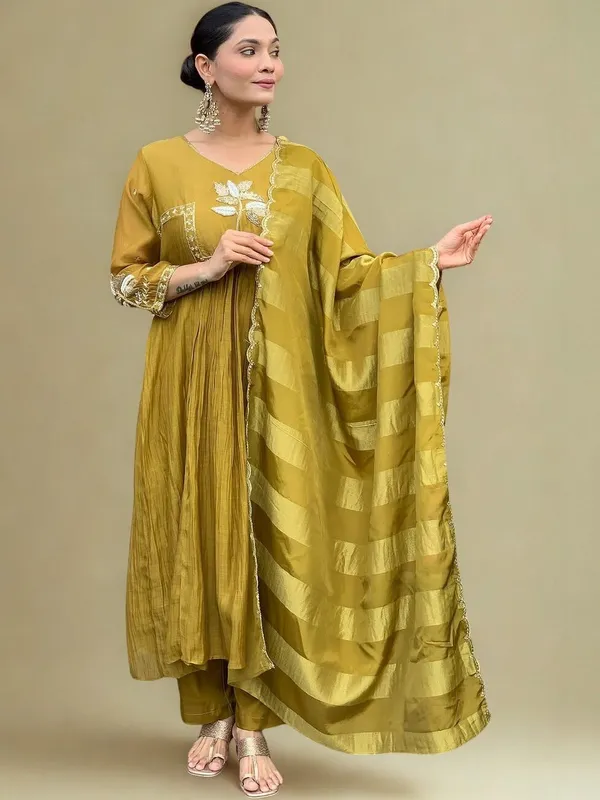 Mustard_Yellow_Silk_Blend_Kurta_Set_For_Women