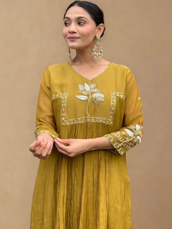 Mustard_Yellow_Silk_Blend_Kurta_Set_For_Women