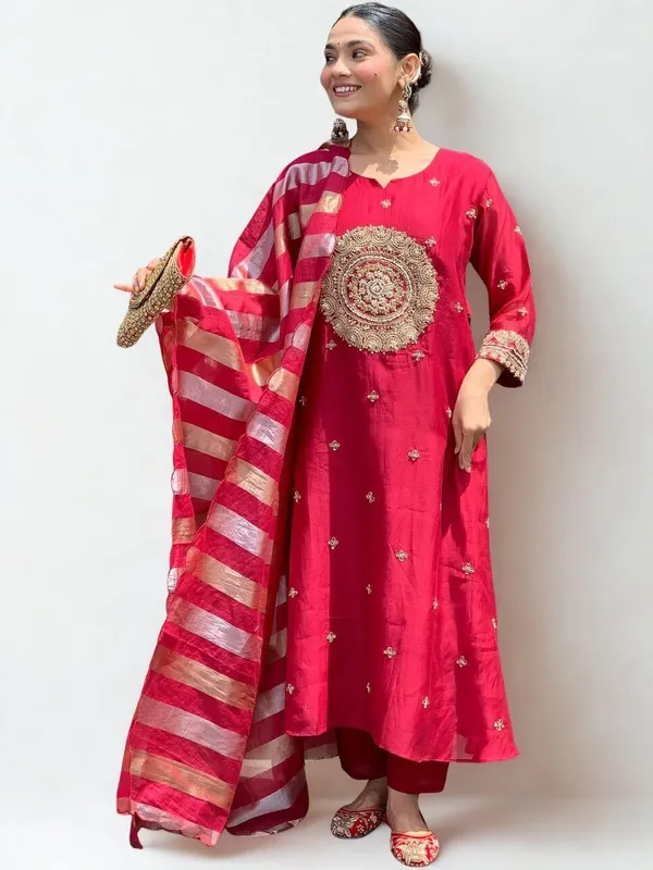 Red_Silk_Blend_Kurta_Set_For_Women