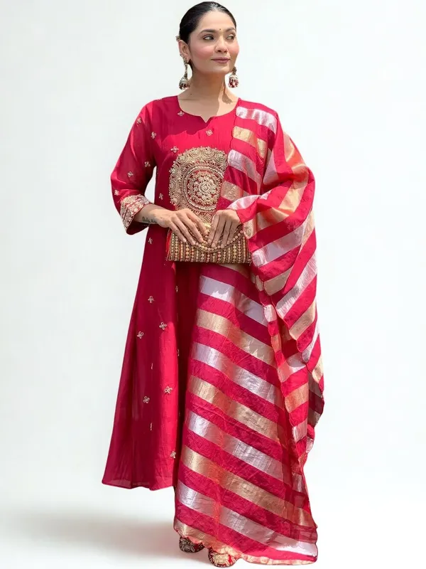 Red_Silk_Blend_Kurta_Set_For_Women