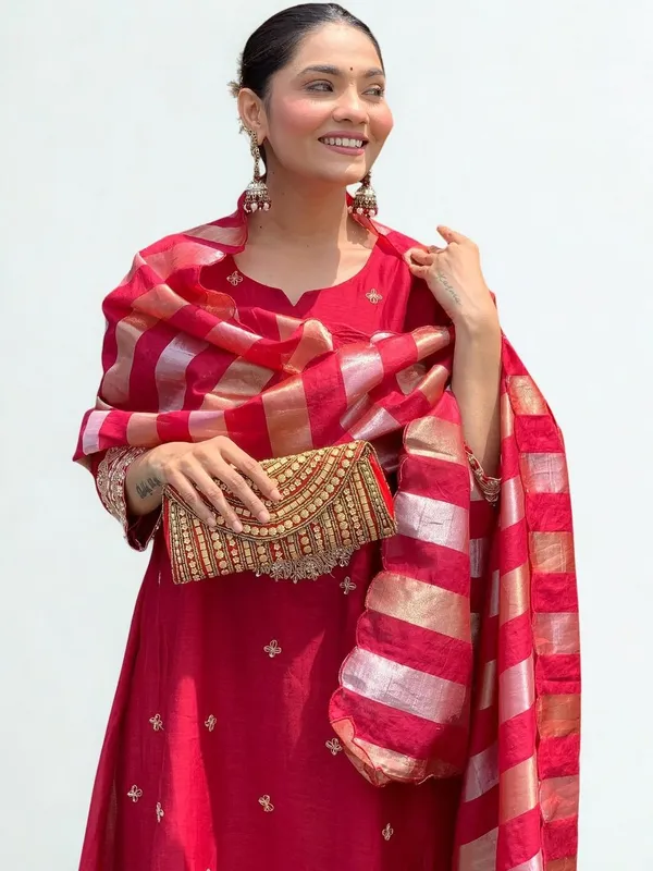 Red_Silk_Blend_Kurta_Set_For_Women