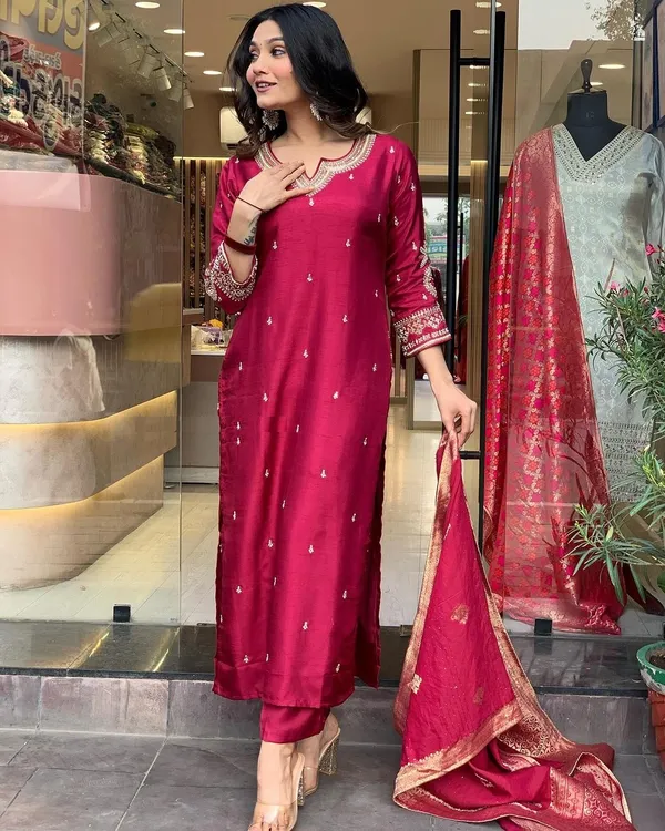 Maroon_Pure_Cotton_Kurta_Set_For_Women