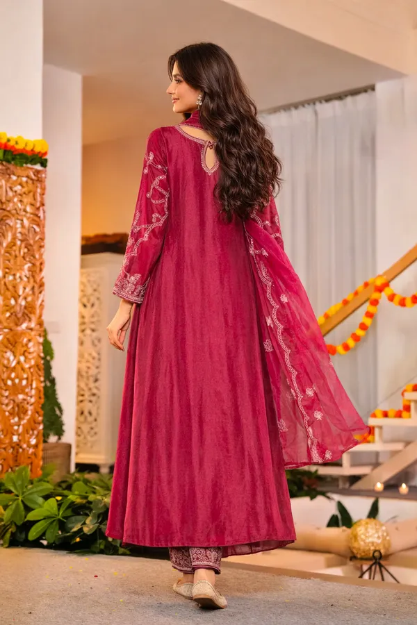 Maroon_Silk_Blend_Kurta_Set_For_Women
