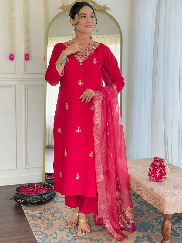 Red_Silk_Blend_Kurta_Set_For_Women