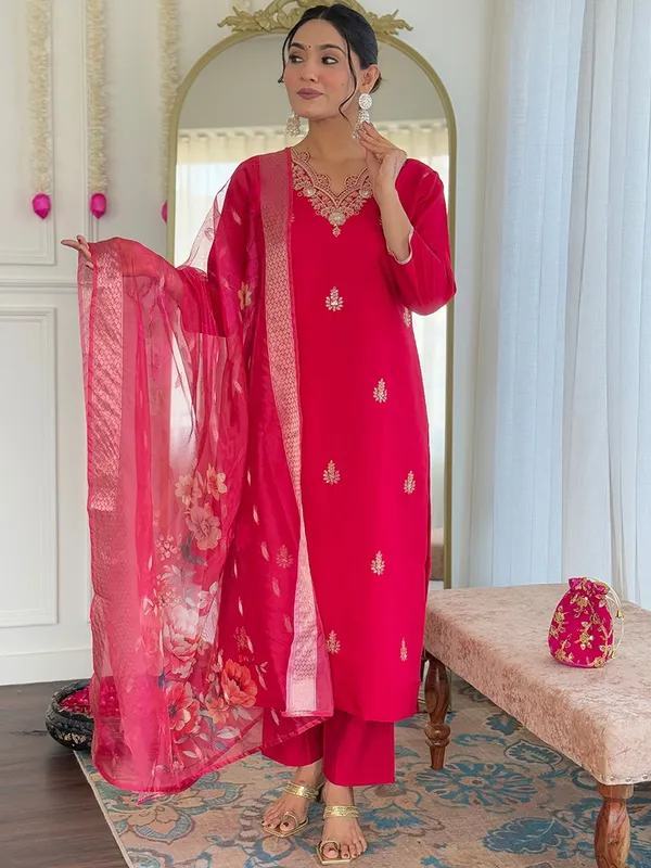 Red_Silk_Blend_Kurta_Set_For_Women