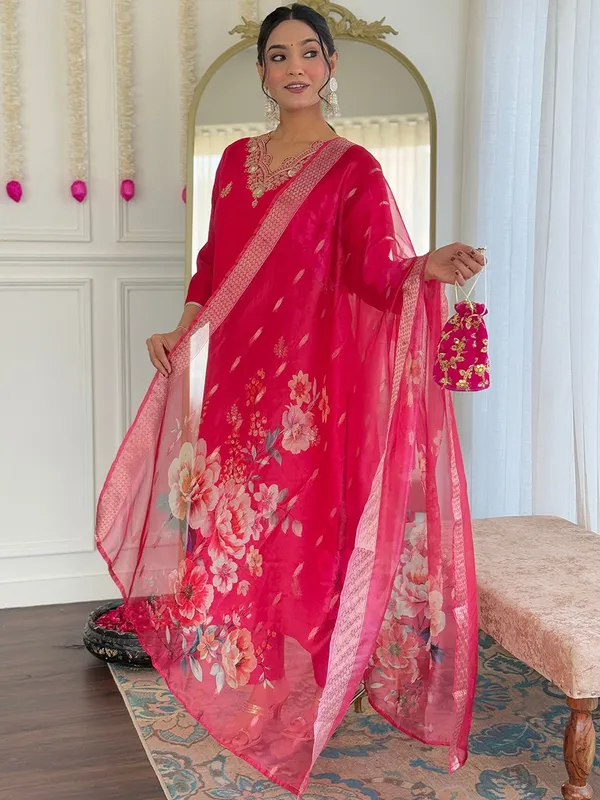 Red_Silk_Blend_Kurta_Set_For_Women