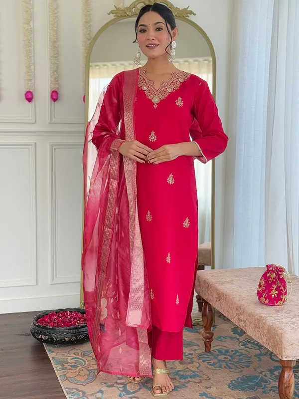 Red_Silk_Blend_Kurta_Set_For_Women